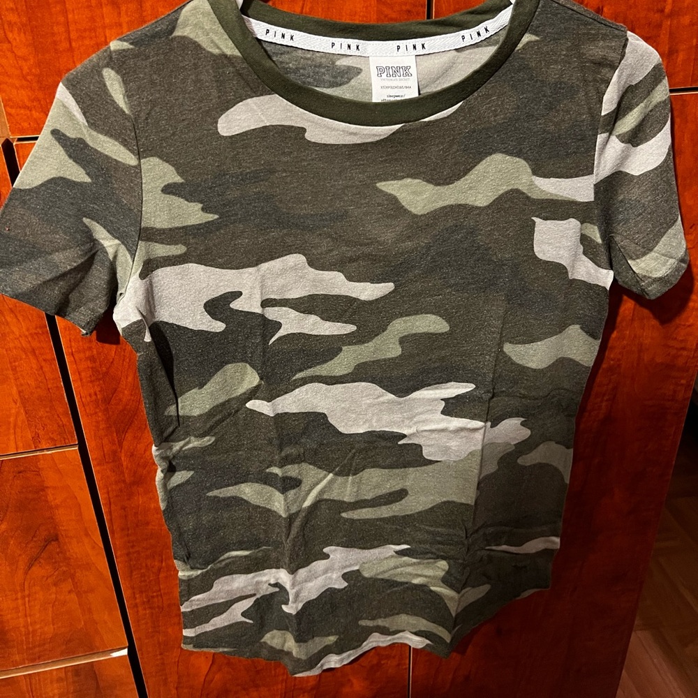 Camo-T shirt from PINK size XS